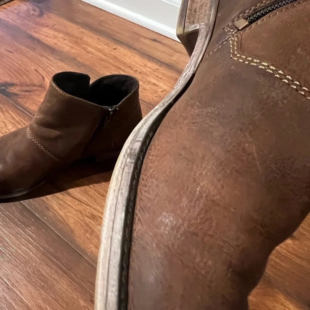 Josef Seibel Germany Ankle Boots Women's size 40 Dark Brown Leather Sienna 81